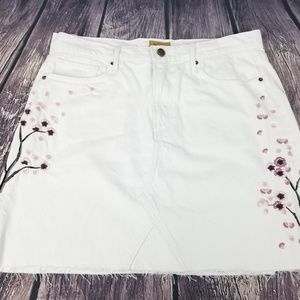 Driftwood Stef Skirt Distressed White Deni…